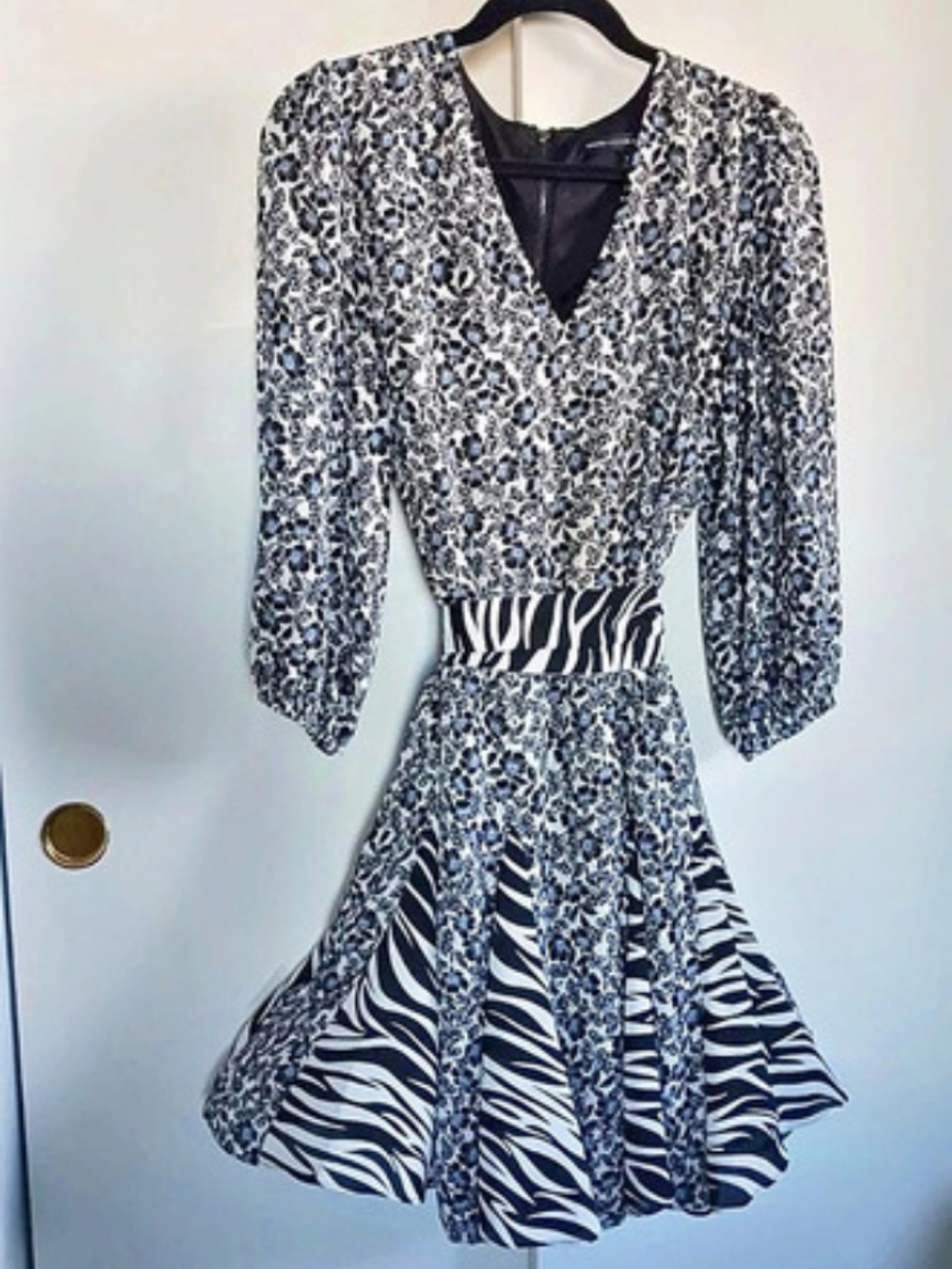 White House Black Market Women's Animal Print Mini Dress Size 8 Like New